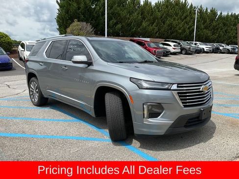 Used 2023 Chevrolet Traverse Premier AWD/4WD image 2