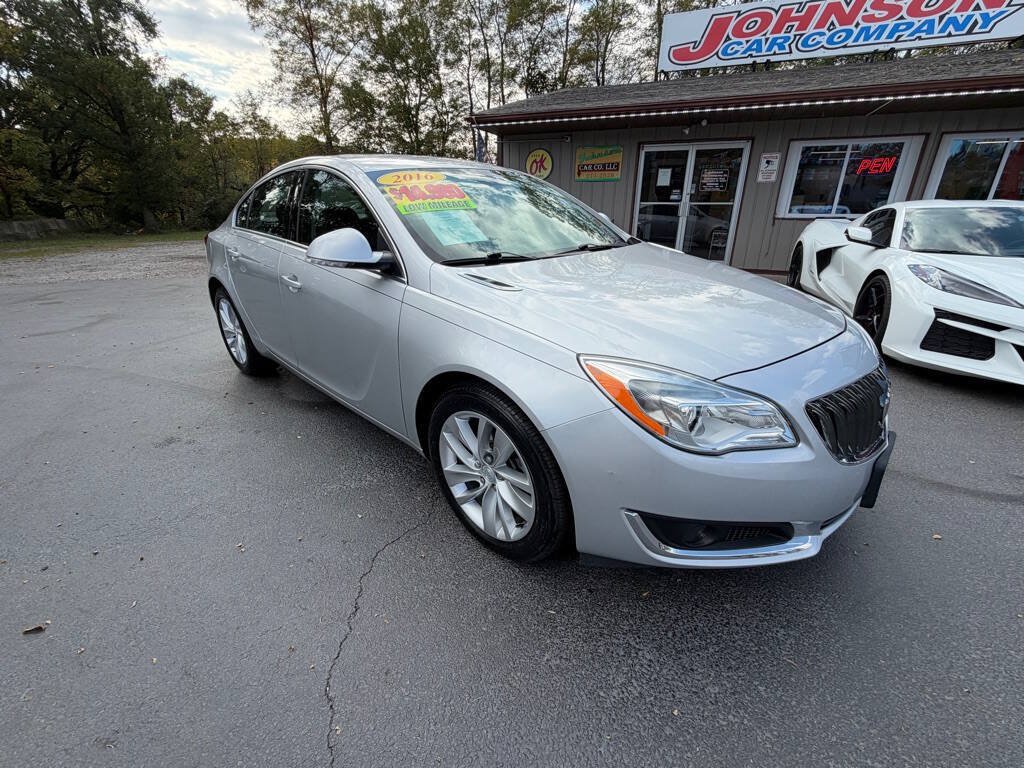 Used 2016 Buick Regal FWD image 2