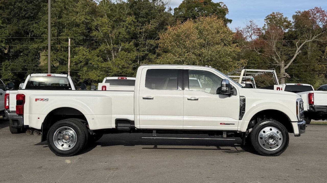 Used 2025 Ford F450 King Ranch w/ Chrome Package AWD/4WD image 3