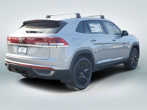 New 2026 Volkswagen Atlas Cross Sport SE FWD image 3