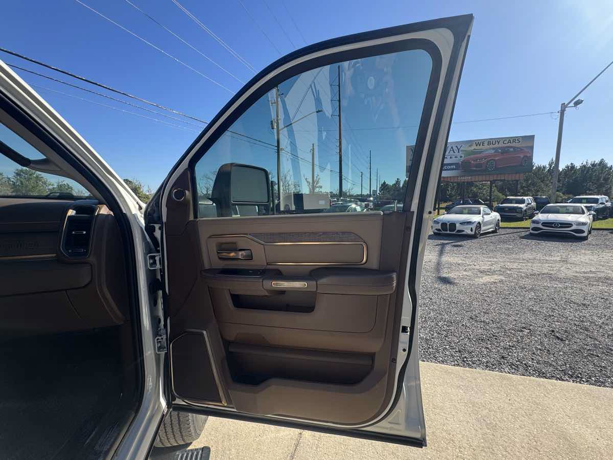 Used 2024 RAM 2500 Limited w/ Safety Group AWD/4WD image 34