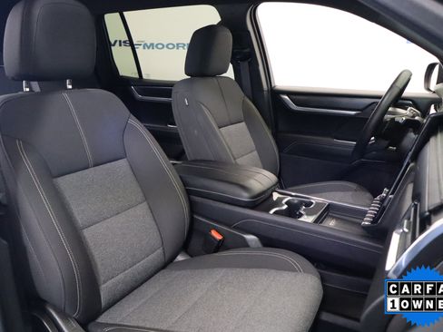 Used 2025 GMC Acadia Elevation image 19