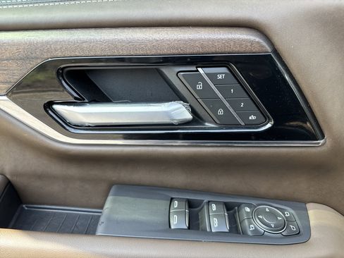 Used 2025 GMC Yukon XL Denali Ultimate image 15