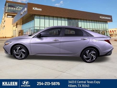 Used 2025 Hyundai Elantra Sport image 5