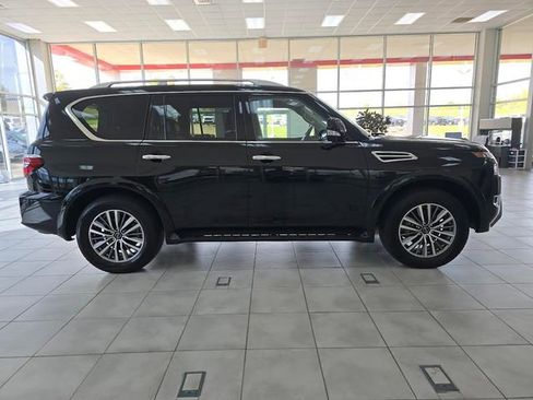 Used 2024 Nissan Armada SL image 4