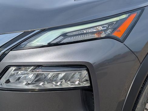 Used 2023 Nissan Rogue SV AWD/4WD image 16