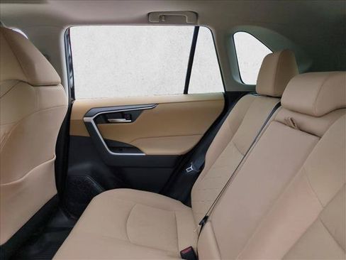 Certified 2025 Toyota RAV4 XLE w/ Convenience Package FWD image 19