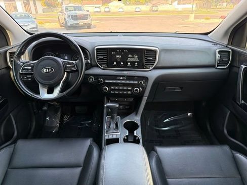 Used 2022 Kia Sportage EX AWD/4WD image 16