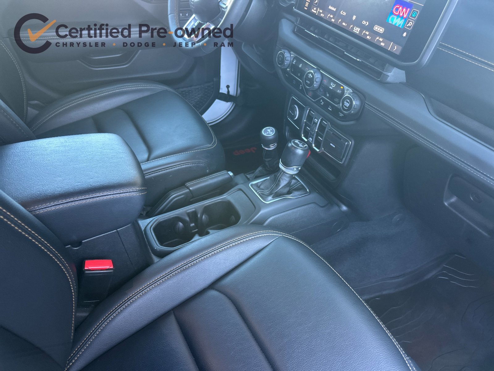 Used 2024 Jeep Wrangler Unlimited Sahara w/ Technology Group AWD/4WD image 17
