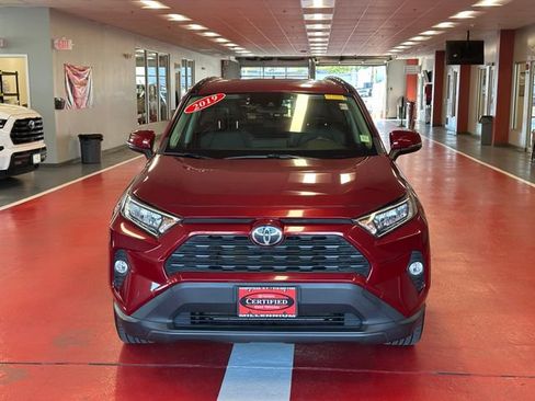 Certified 2019 Toyota RAV4 XLE Premium AWD/4WD image 8