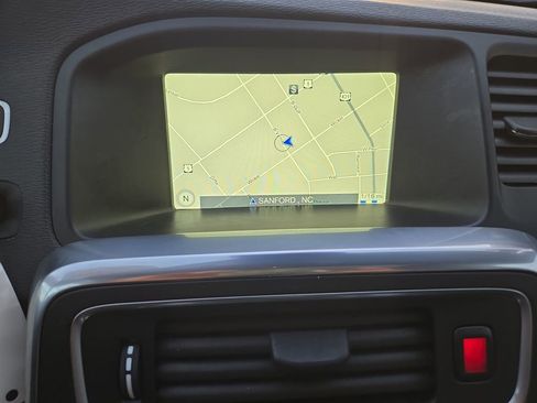 Used 2015 Volvo V60 T5 Premier image 18