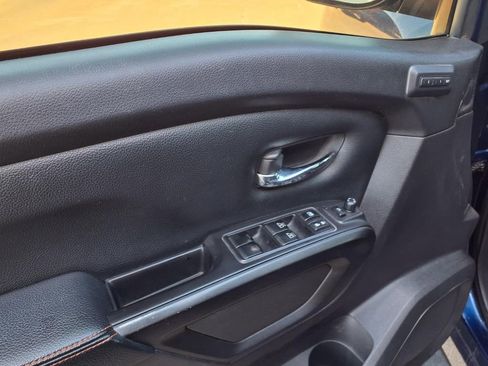 Used 2021 Nissan Titan PRO-4X w/ Pro-4x Convenience Package AWD/4WD image 9