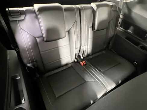 Used 2023 Volkswagen Atlas SE image 25