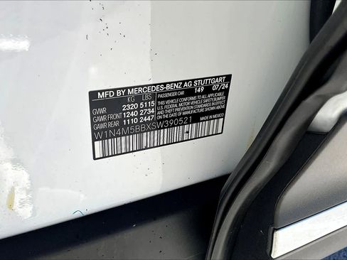 Used 2025 Mercedes-Benz GLB 35 AMG 4MATIC image 34