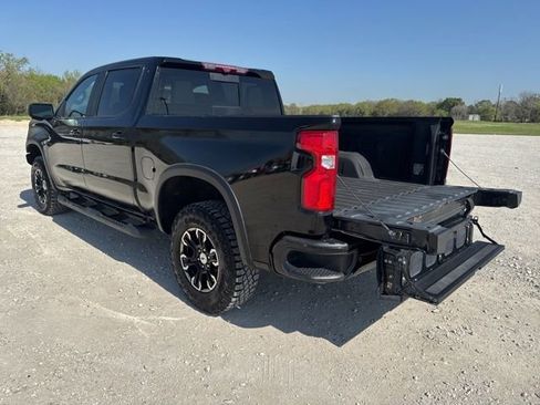 Used 2023 Chevrolet Silverado 1500 ZR2 w/ Technology Package AWD/4WD image 4