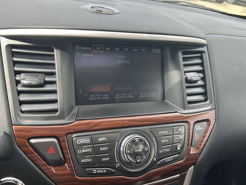 Used 2018 Nissan Pathfinder Platinum AWD/4WD image 19