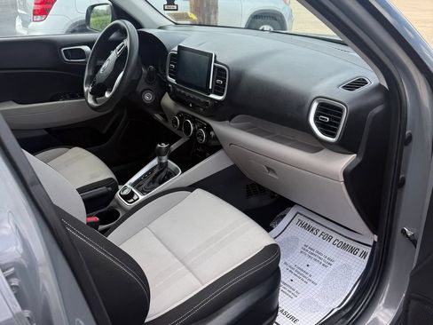 Used 2020 Hyundai Venue SEL FWD image 24