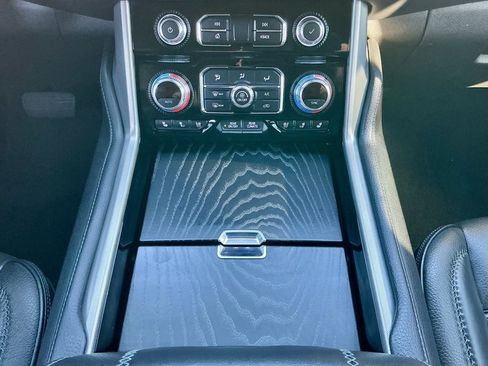 Used 2021 GMC Yukon XL Denali image 36