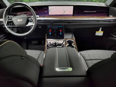 New 2026 Cadillac Escalade ESV Platinum Sport w/ LPO, ONYX Package AWD/4WD image 12