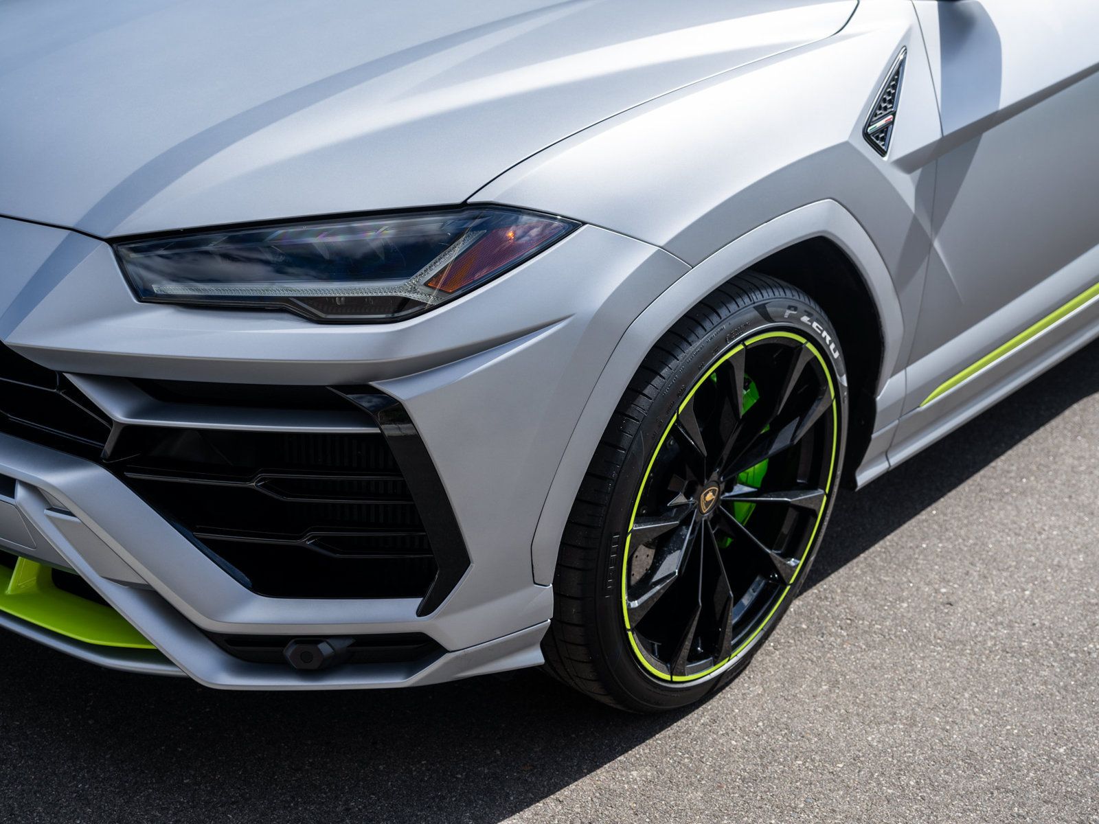 Used 2021 Lamborghini Urus AWD/4WD image 15
