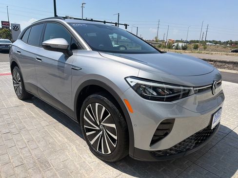 Certified 2025 Volkswagen ID.4 Pro AWD/4WD image 9