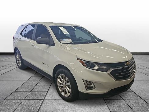 Used 2020 Chevrolet Equinox LS FWD image 3