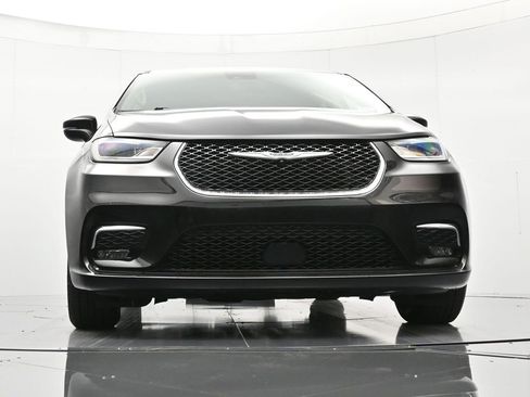 Certified 2023 Chrysler Pacifica Touring-L image 40