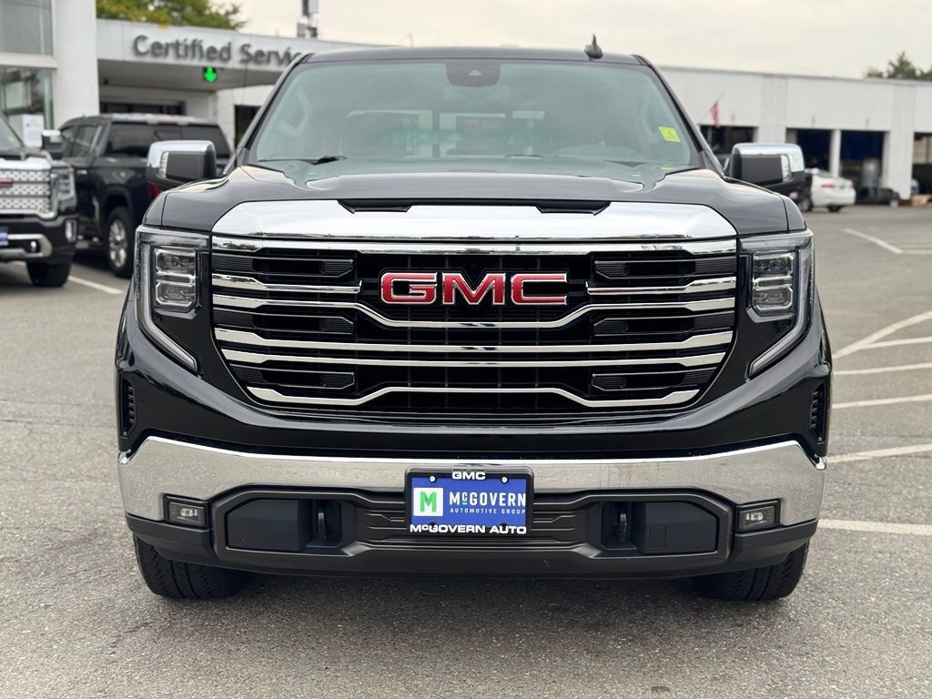 Used 2023 GMC Sierra 1500 SLT w/ SLT Premium Package AWD/4WD image 9