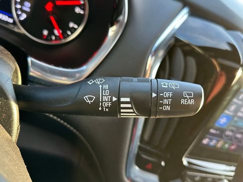 Used 2023 Chevrolet Traverse Premier w/ Redline Edition image 30