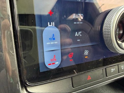 Used 2022 Ford Expedition Max Limited image 10