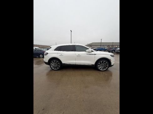 Used 2023 Lincoln Nautilus Reserve w/ Equipment Group 202A image 2