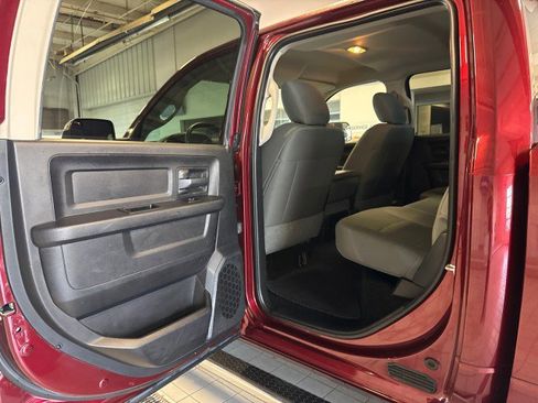 Used 2016 RAM 3500 Tradesman w/ Chrome Appearance Group image 23