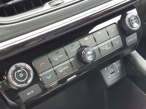 New 2026 Jeep Compass Trailhawk AWD/4WD image 17
