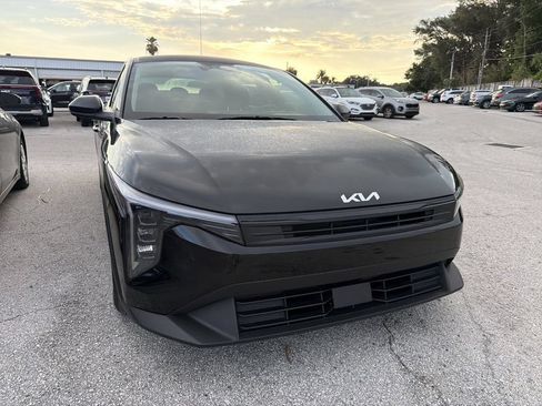 Certified 2025 Kia K4 FWD image 4