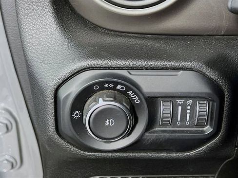 Used 2021 Jeep Wrangler Willys image 16