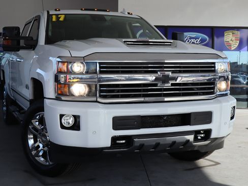 Used 2017 Chevrolet Silverado 2500 High Country w/ Duramax Plus Package image 2