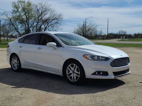 Used 2013 Ford Fusion SE FWD image 2