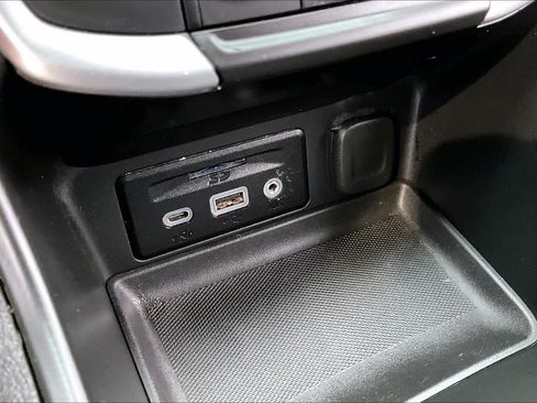 Used 2023 GMC Terrain SLT w/ Elevation Edition FWD image 33
