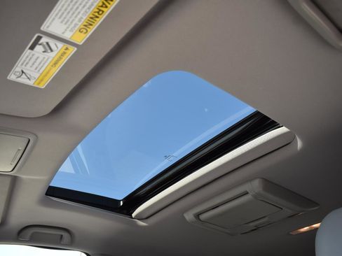 Used 2018 Honda Pilot Touring image 13