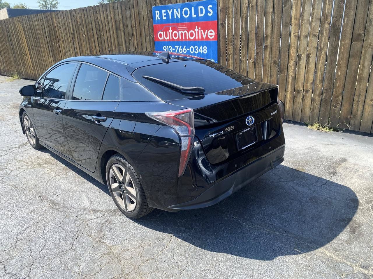 Used 2016 Toyota Prius Four Touring w/ Premium Convenience Package FWD image 6