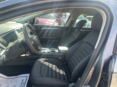 Used 2013 Ford Fusion SE FWD image 10