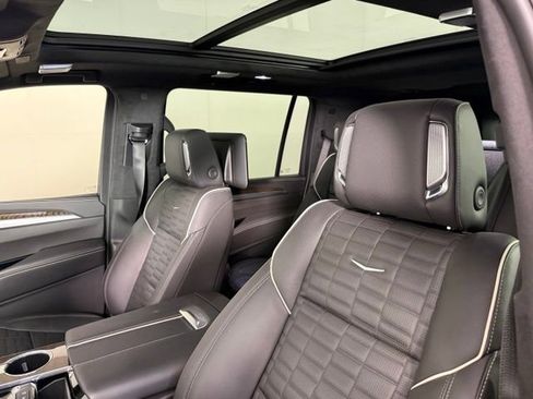 Certified 2025 Cadillac Escalade ESV Sport Platinum AWD/4WD image 6
