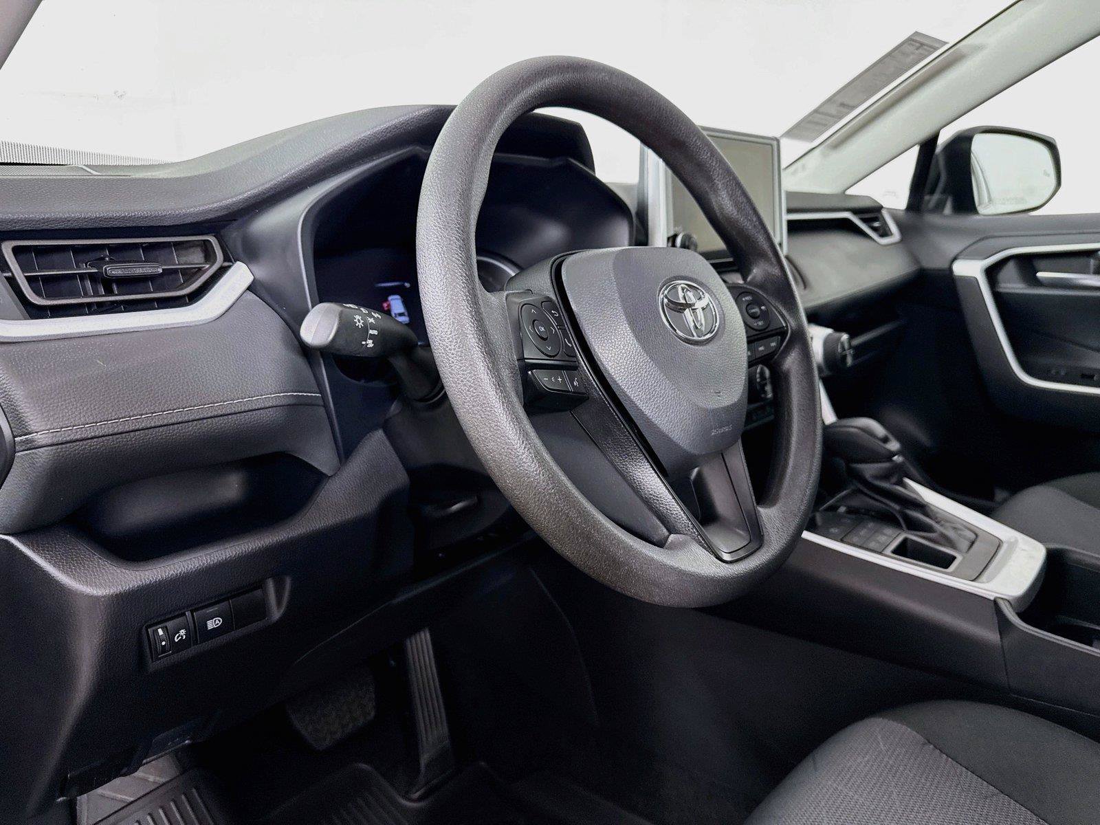 Certified 2025 Toyota RAV4 XLE AWD/4WD image 4