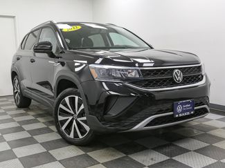 Certified 2022 Volkswagen Taos SE video 3