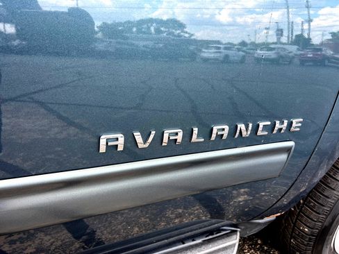 Used 2012 Chevrolet Avalanche LT image 26