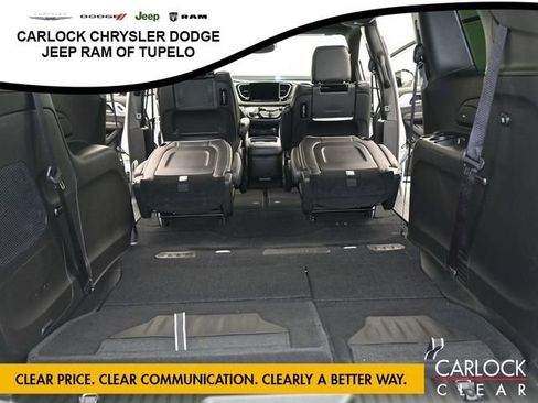 New 2026 Chrysler Pacifica Limited w/ Uconnect Theater Family Group image 39
