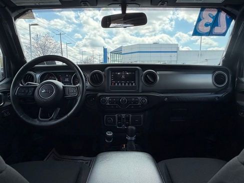 Used 2023 Jeep Wrangler Unlimited Sport AWD/4WD image 4