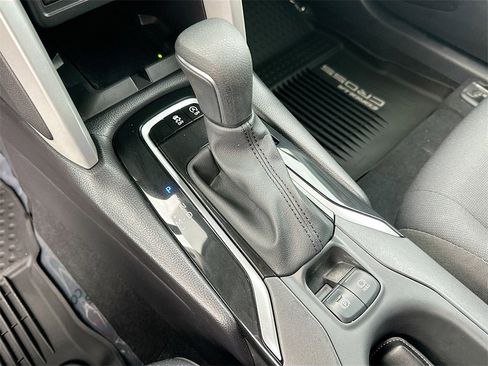 Used 2025 Toyota Corolla Cross LE w/ Moonroof Package image 17