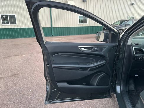 Used 2024 Ford Edge Titanium AWD/4WD image 11