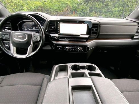 Used 2024 GMC Sierra 2500 SLE w/ SLE Value Package; AWD/4WD image 16